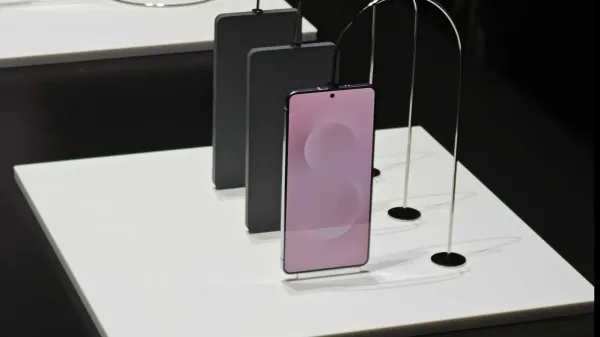 Samsung reportedly halting Galaxy S26 Edge development